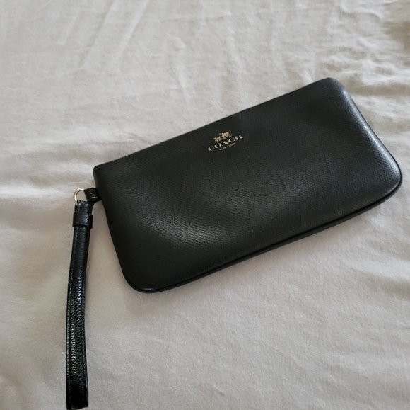 Coach wristlet - Picture 2 of 2